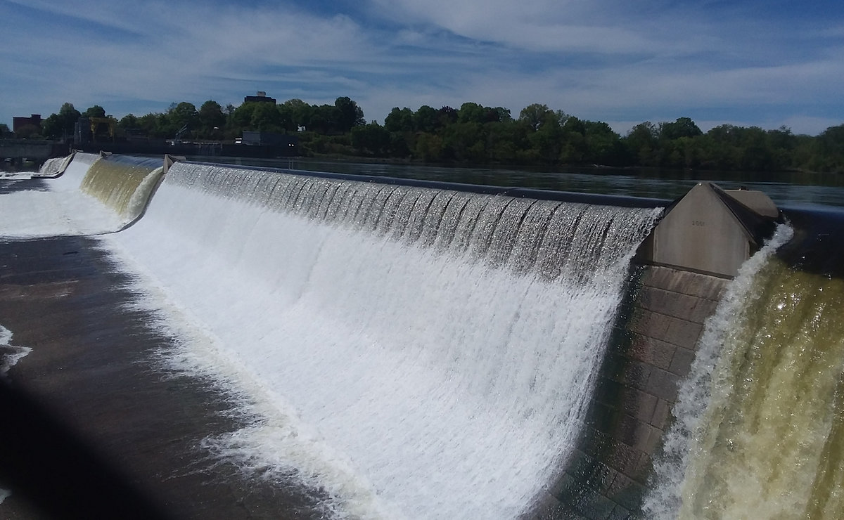 hydroelectric dam spillway